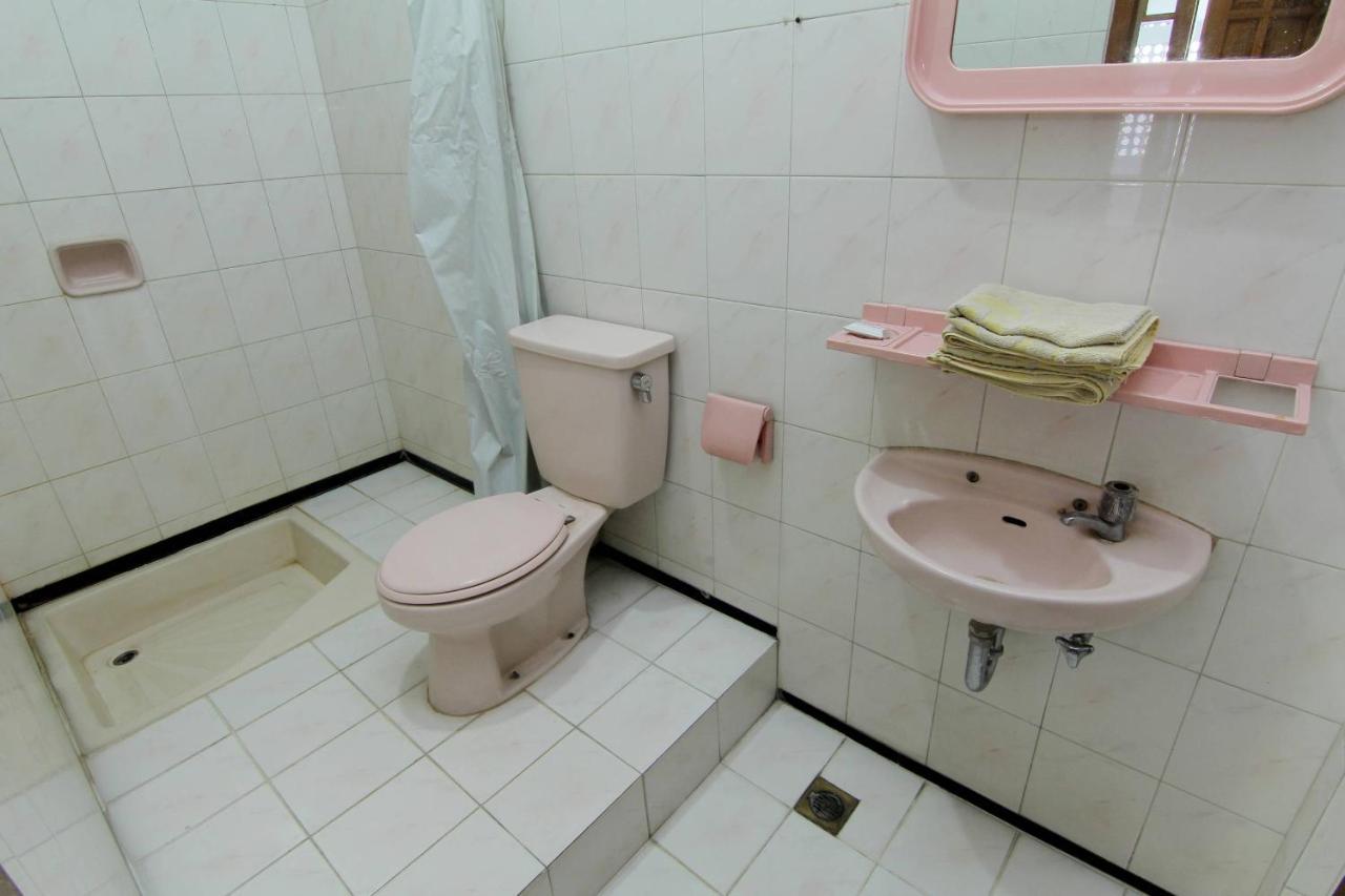 Hotel Fevytra Syariah Yogyakarta Exterior foto