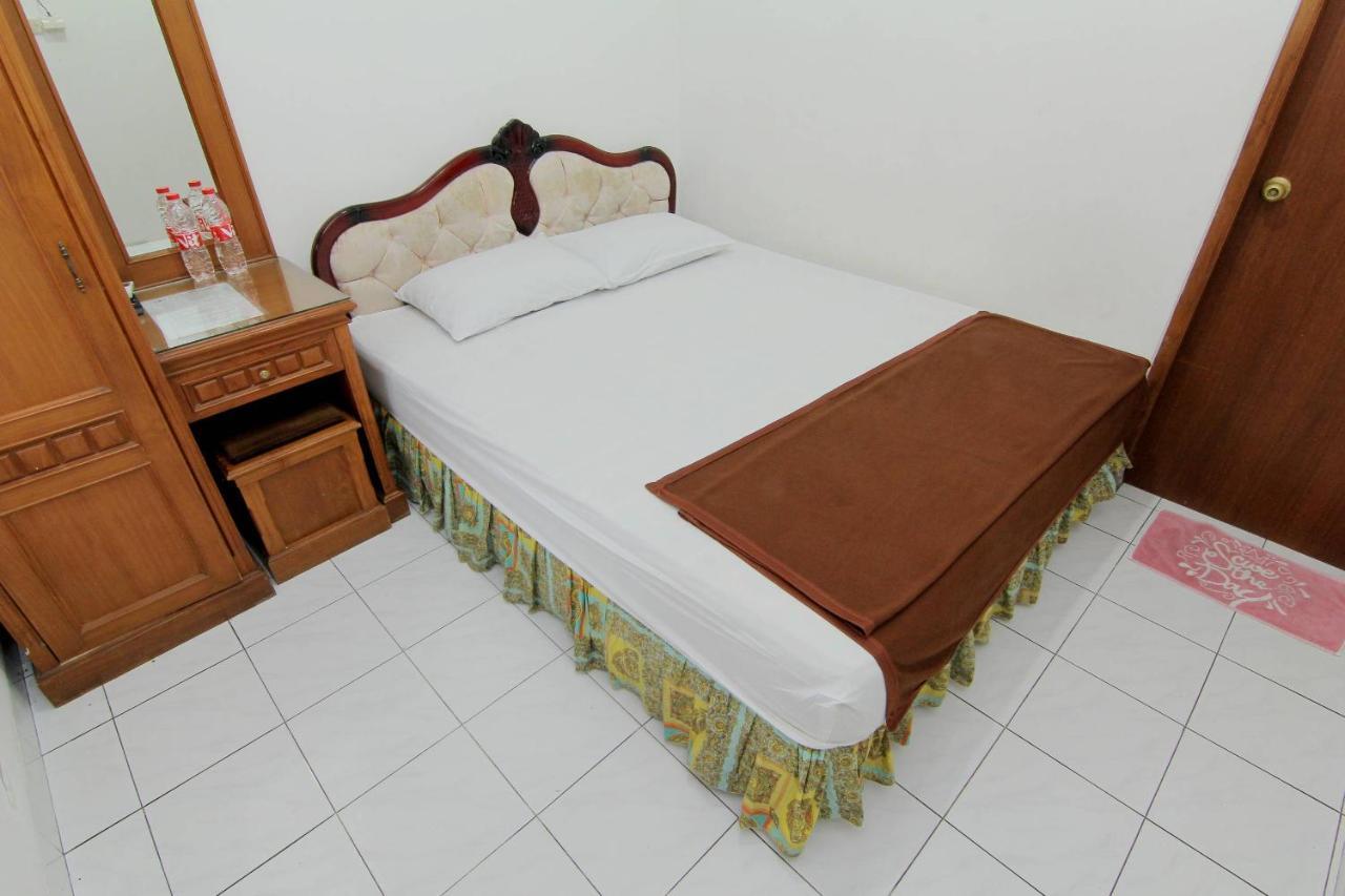 Hotel Fevytra Syariah Yogyakarta Exterior foto