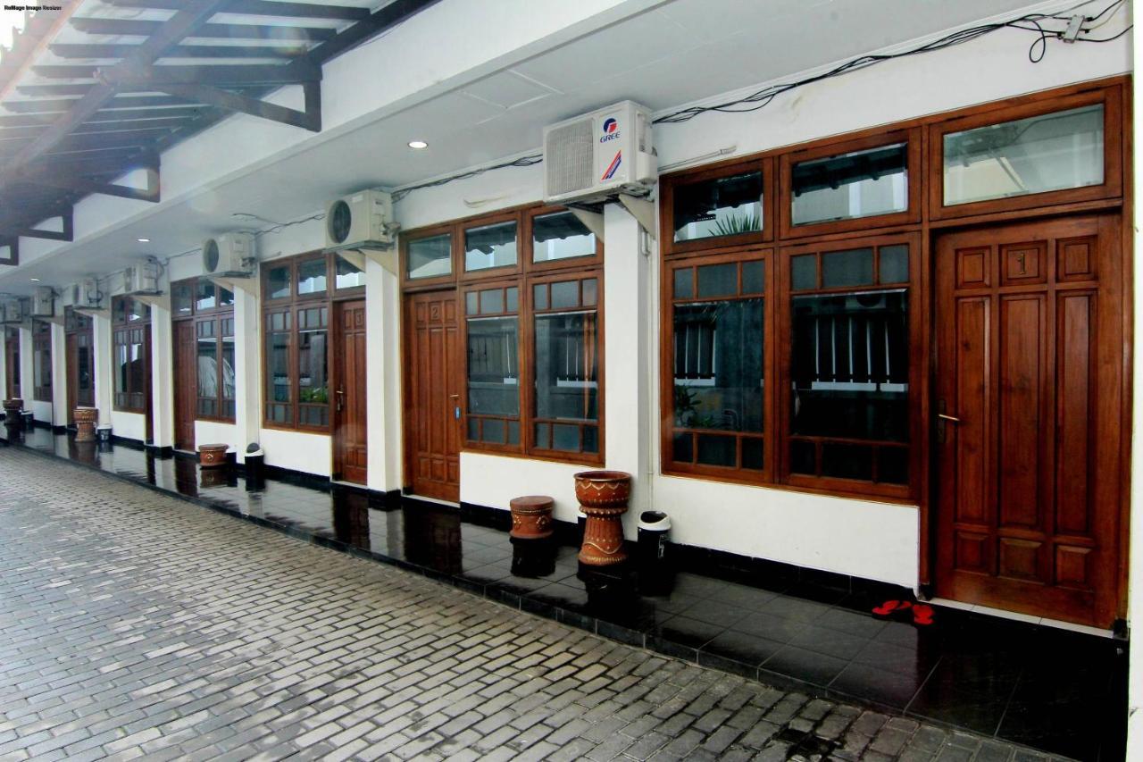 Hotel Fevytra Syariah Yogyakarta Exterior foto